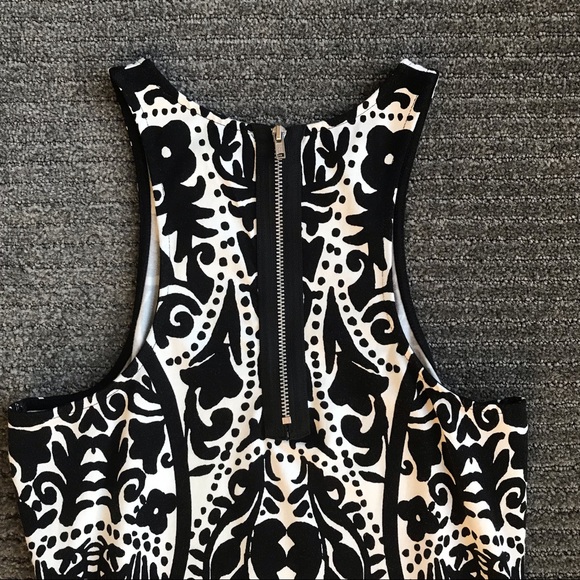 Dress - Picture 4 of 5